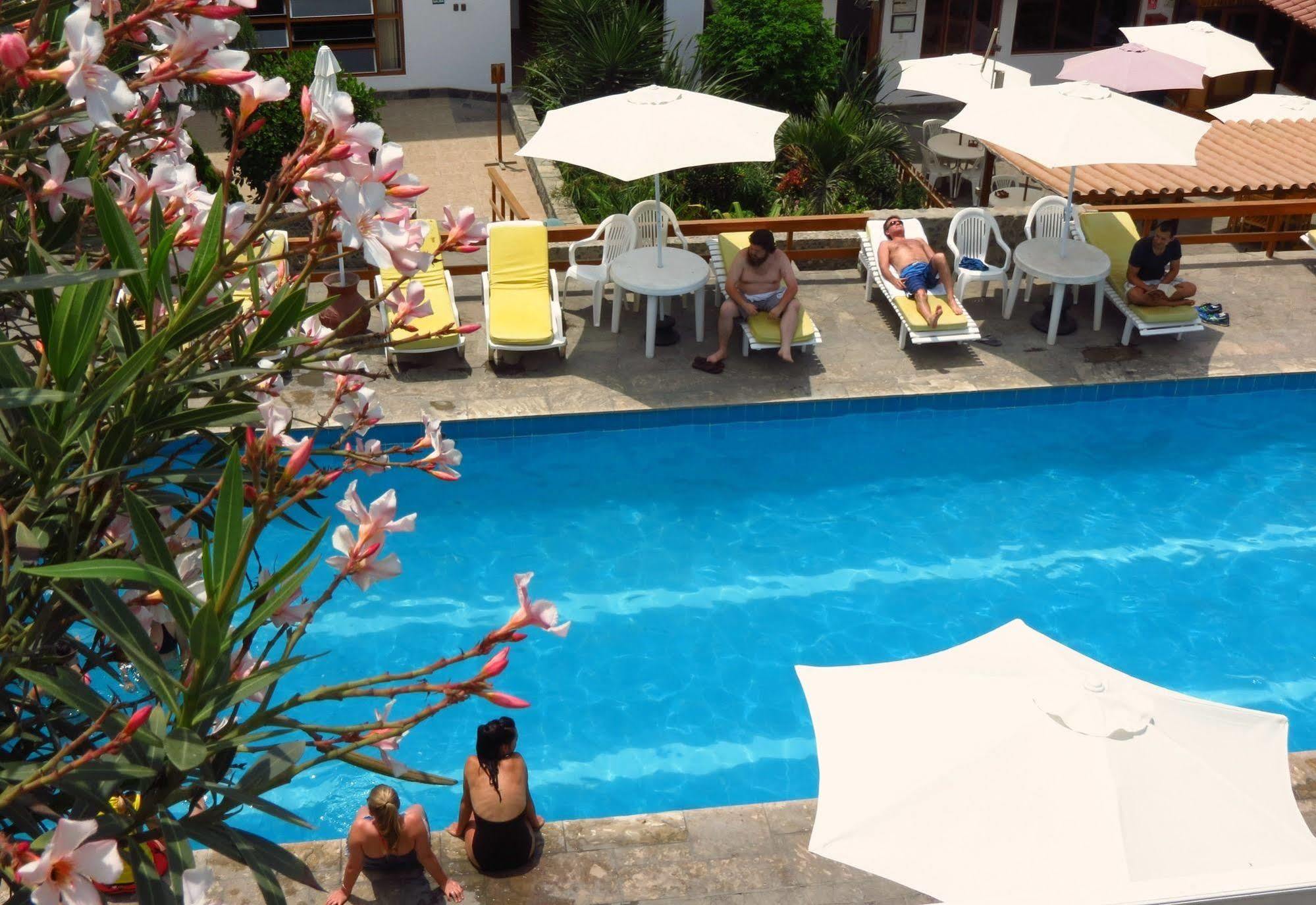 Hotel Bracamonte Huanchaco Buitenkant foto