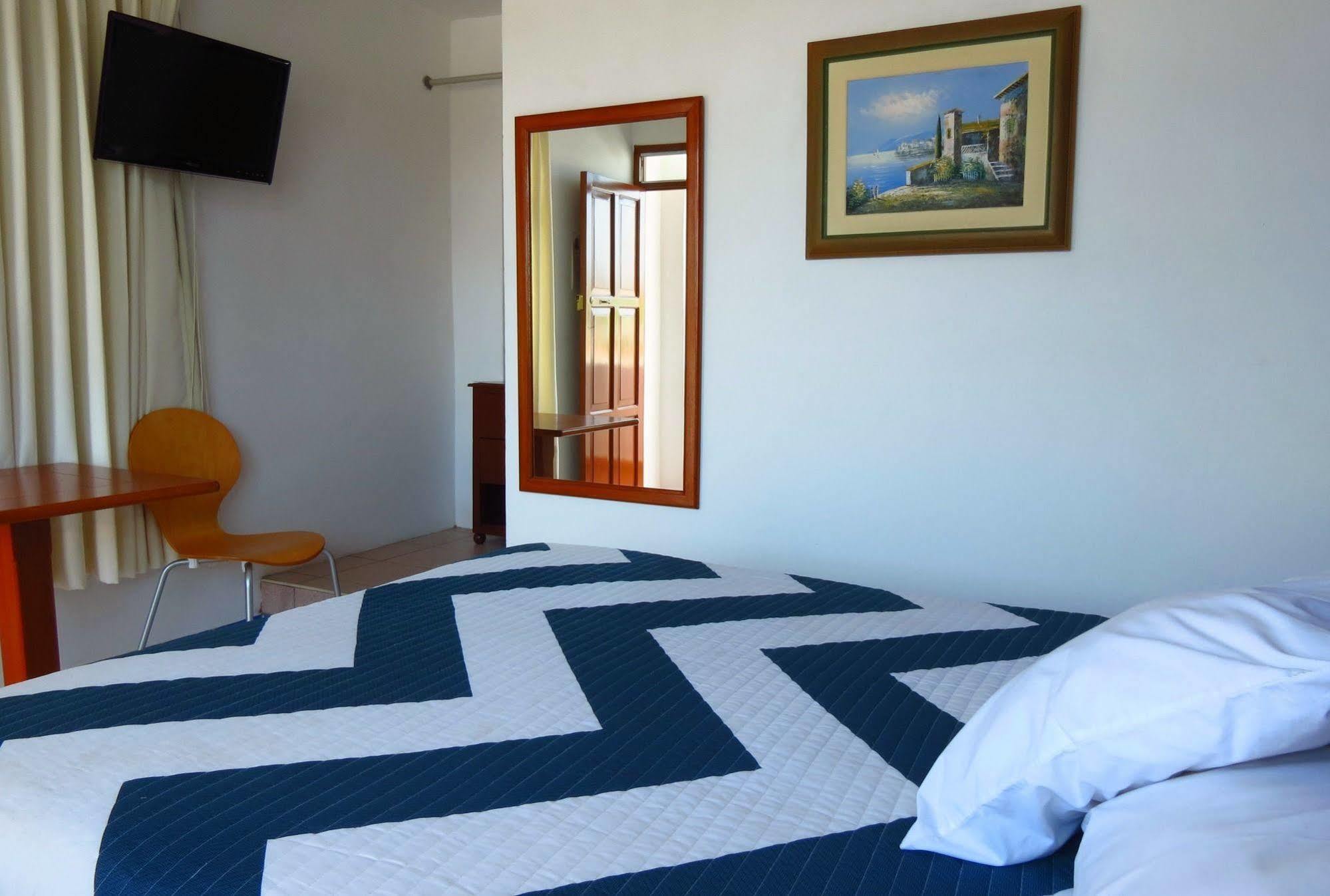 Hotel Bracamonte Huanchaco Buitenkant foto